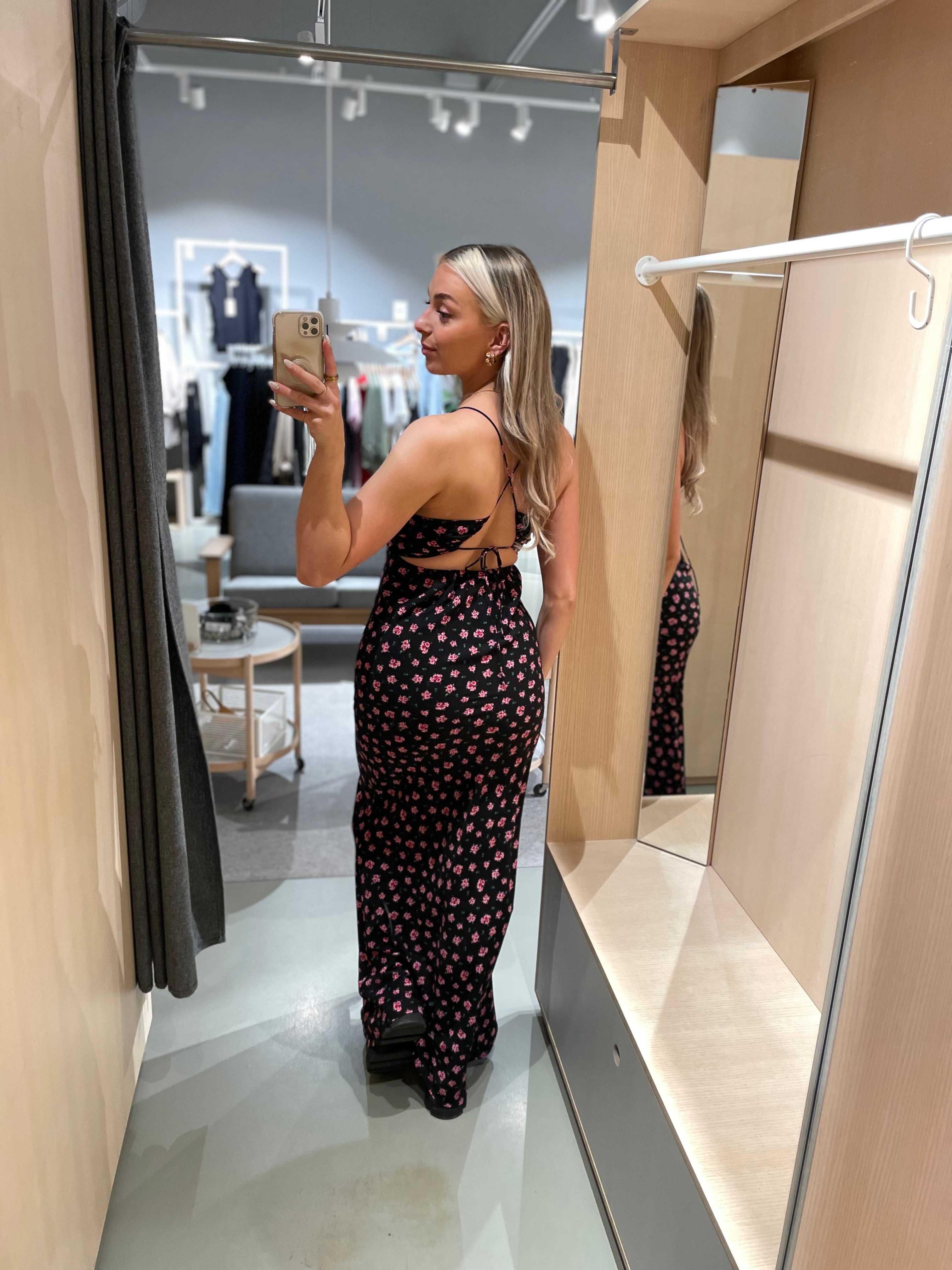 VIEMMI Long Dress - Black
